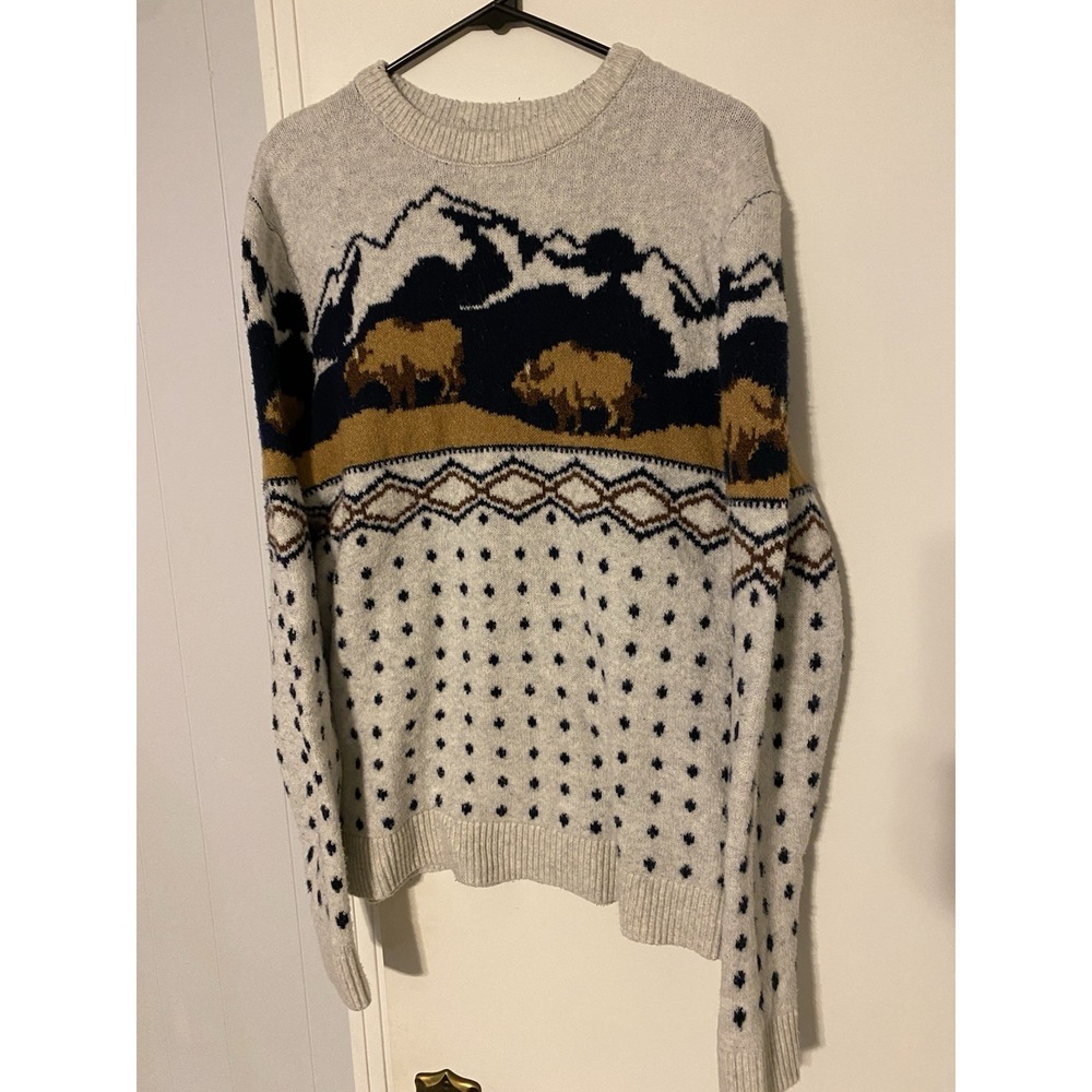 Old Navy So Soft Sweater American Bison, Country Yellowstone Mountains Sz medium